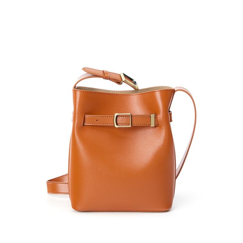 Retro leather women's shoulder bag, premium bucket bag, retro first-layer cowhide messenger bag, women's shoulder messenger bag