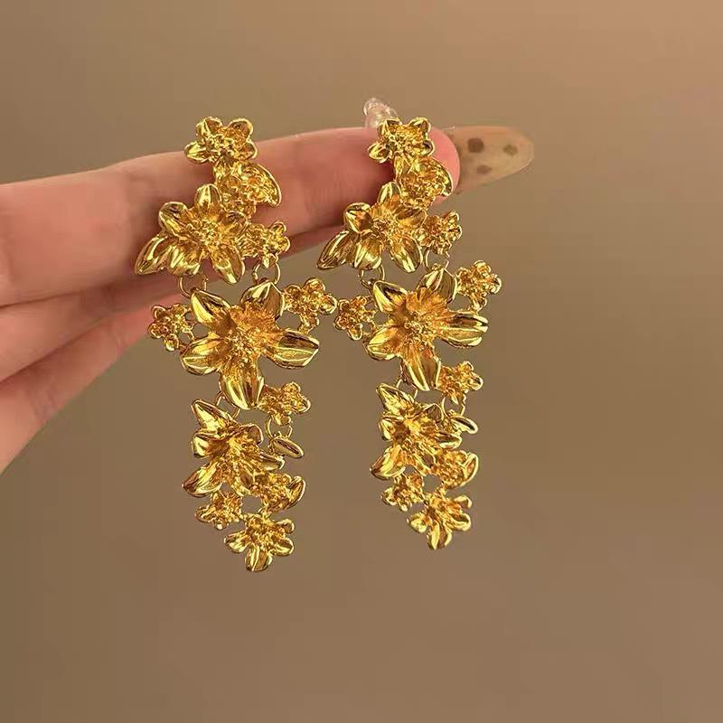Elegant Vintage French Butterfly Flower Stud Earrings - High-End Fashion Accessories for Women