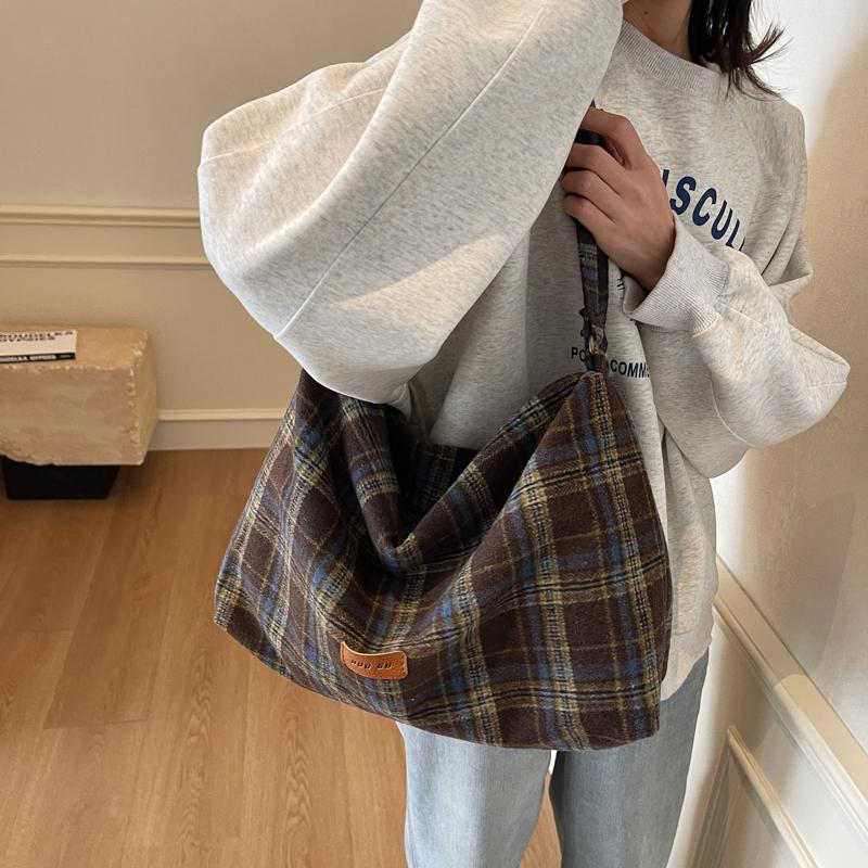 Large Capacity Woolen Shoulder Bag College Style Tote Bag
