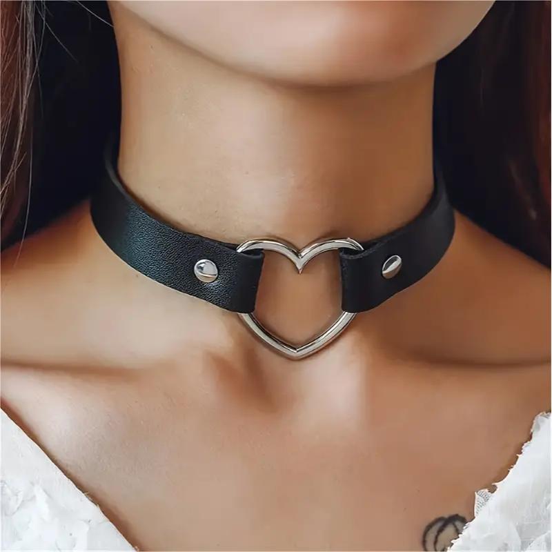 Women's Fashionable and Sexy Punk Style Necklace with a Heart-shaped PU Leather Material Collar