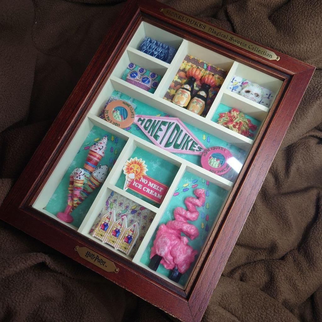 [USED] Harry Potter Honeydukes Miniature Collection with Box