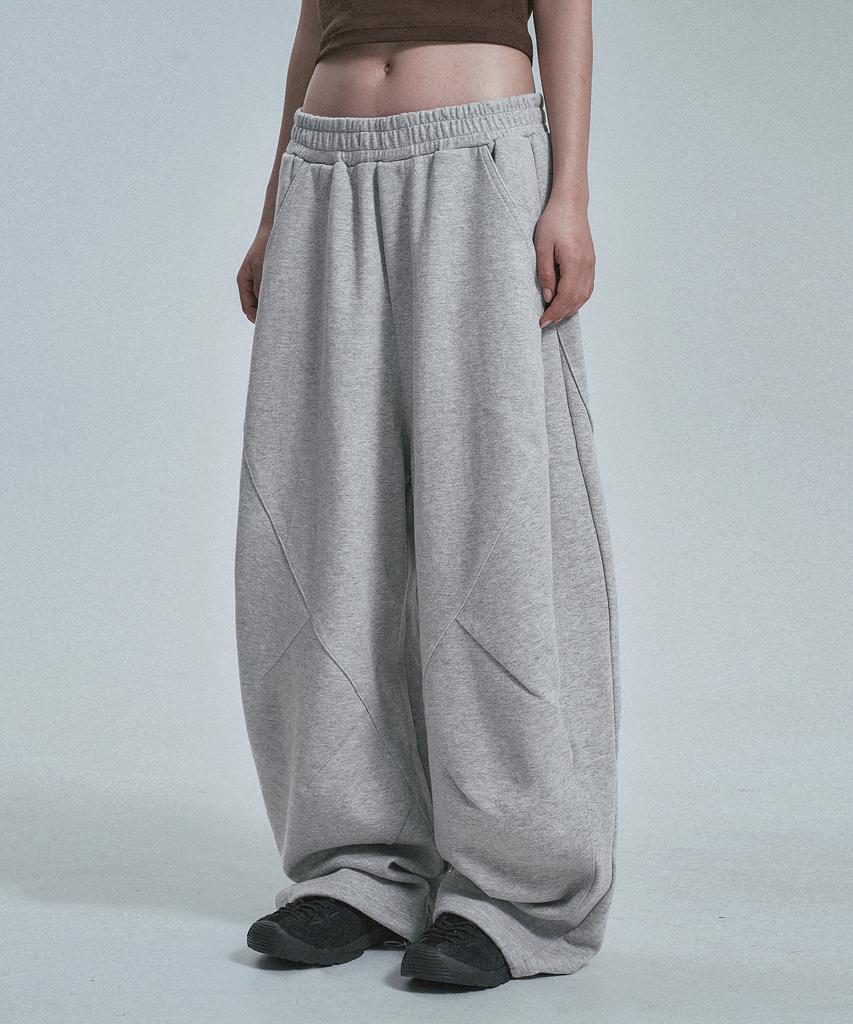 MOO Curved Line Dart Balloon Sweatpants - Gray