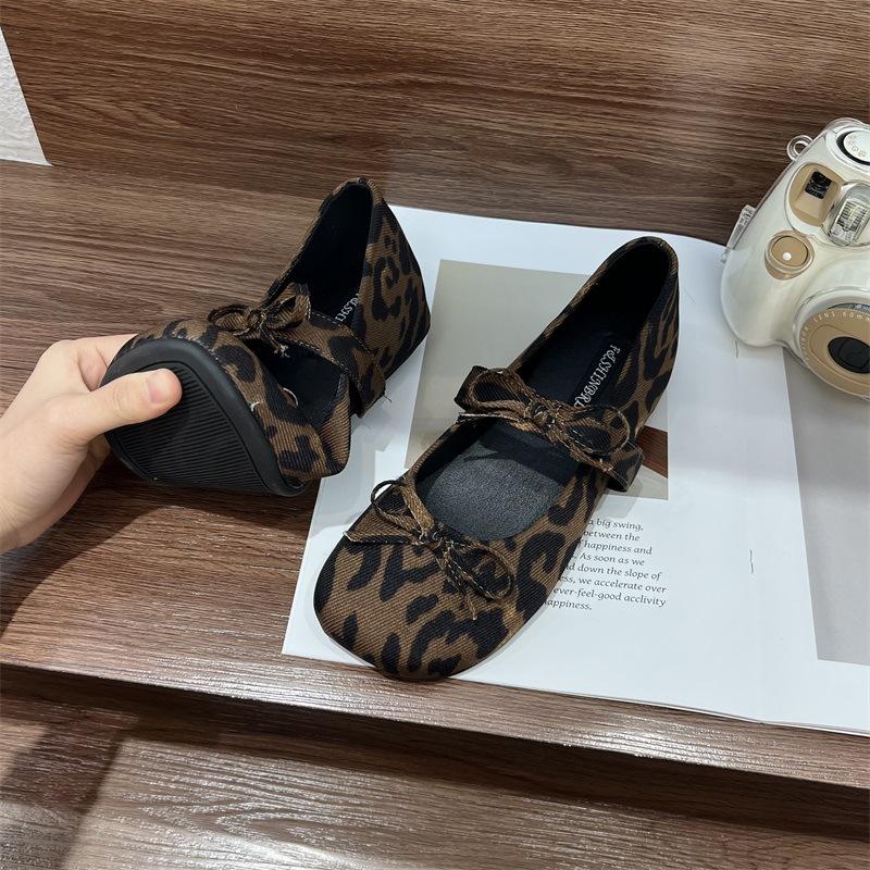 Round Head Inner Height Increase Of 3 Cm Shallow Mouth Single Shoes Celebrity Bow Double Buckle Belt Temperament Doudou Shoes