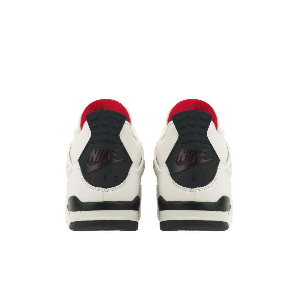 Baskets Homme Air Jordan 4 Retro Flight Club Blanc Voile Noir IM4002-100