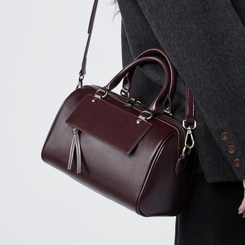 New Winter Genuine Leather Poston Pillow Bag Fashionable Casual Handbag Cowhide One Shoulder Crossbody Bag