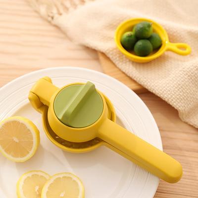 Manual Citrus Juicer Hand Press with Detachable Head Handheld Lime Squeezer Portable Lemon Lime Orange Juice Extractor