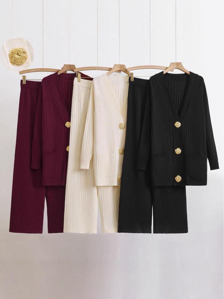 European-Style Women's Two-Piece Set: Knit Cardigan & Wide-Leg Pants - Trendy Spring/Autumn Fashion with Metal Buttons
