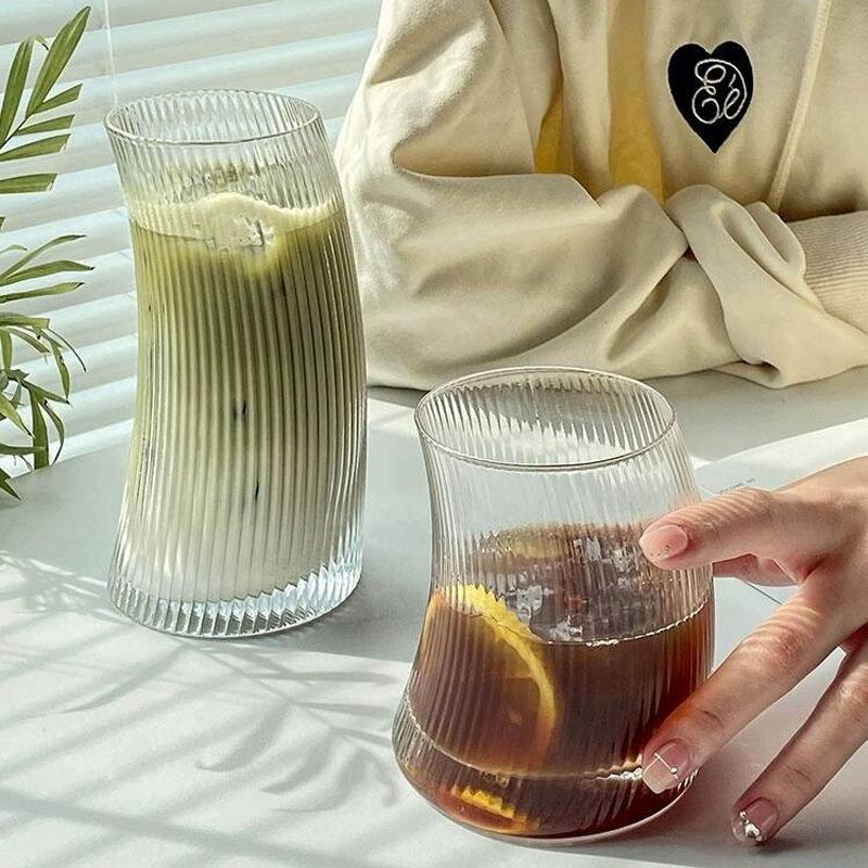 325ml/500ml Cocktailgläser Tassen Transparente Gestreifte Tassen Kreative Haushalts-Mondsichelförmige Tassen Outdoor Camping