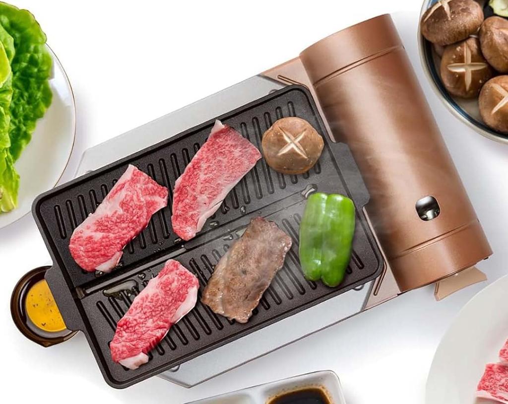 Lightweight Grill Plate for Japanese Barbecue (Yakiniku), suitable for use with portable gas stoves. Square shape with grooves for easy oil drainage