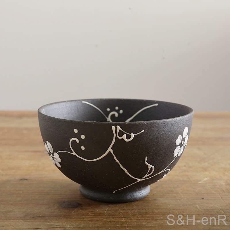 Arita ware pair of rice bowls, Higashihara kiln, with a white floral arabesque pattern. A stylish, modern, and elegant rice bowl set.