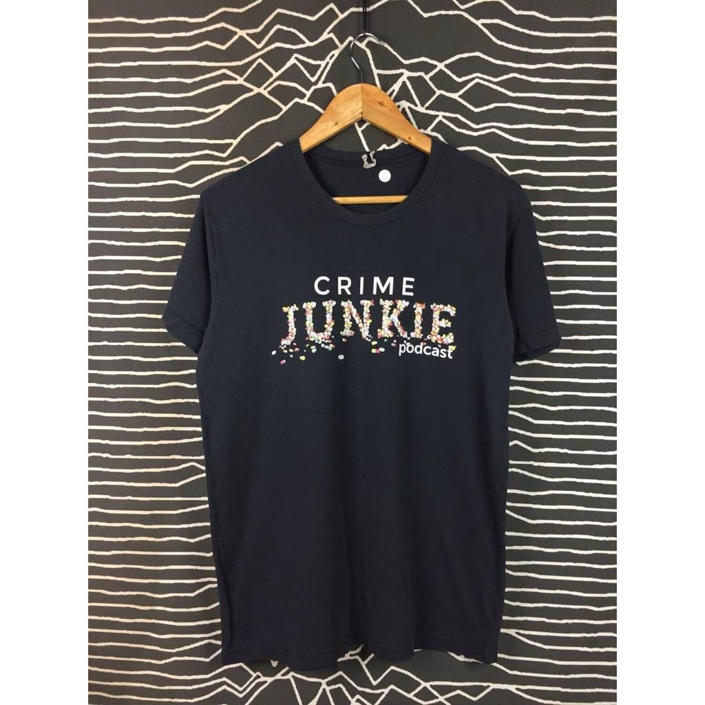 Crime Junkie Podcast Pillenlogo True Crime Fanartikel T-Shirt