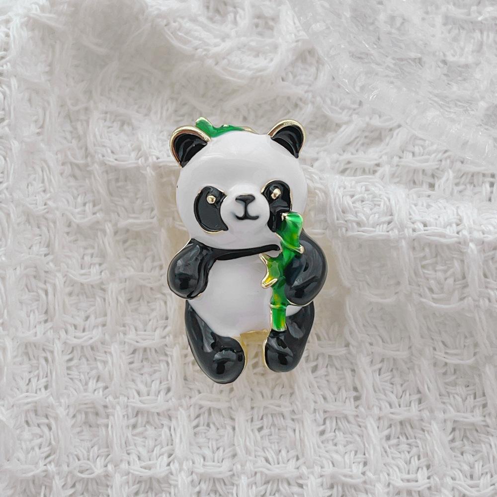 Chinese Style Cute Panda Hugging Bamboo Brooch Cartoon Small Animal Corsage