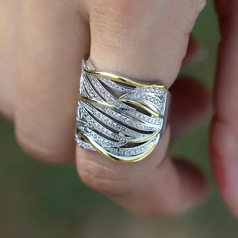 Fashionable Two-Tone Geometric Hollow Out Ring For Women Metallic Party Accessory Lady'S Stylish Jewelry