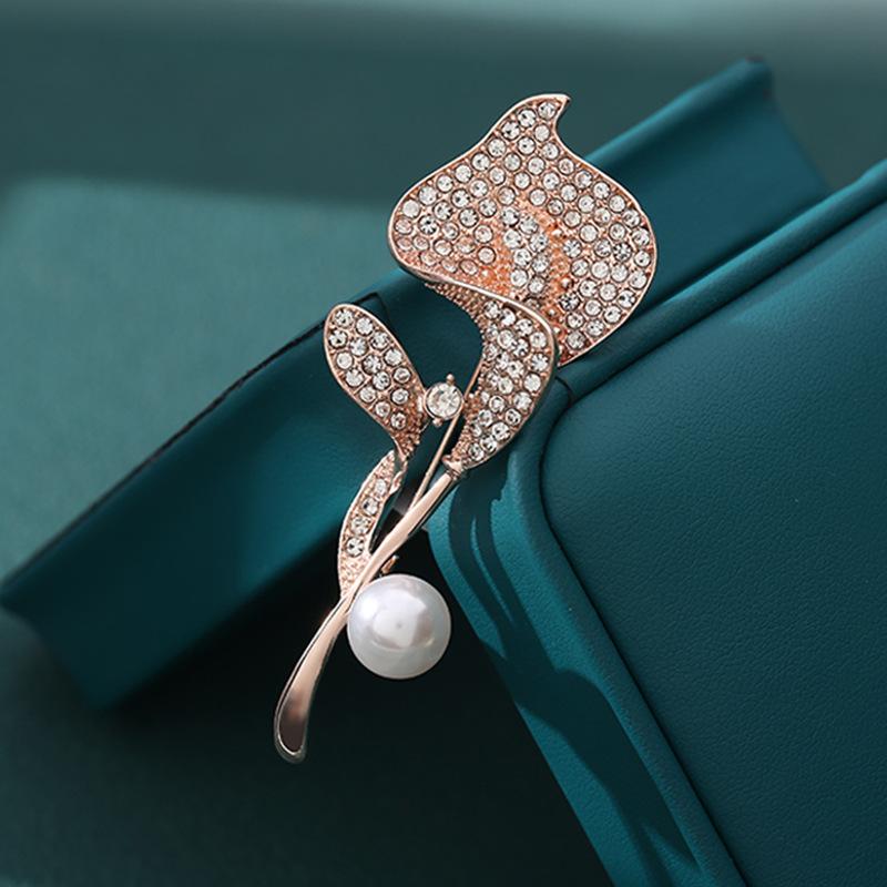 Needle female niche design sense full of diamonds luxury temperament flower corsage anti-light corsage suit fixed pin buckle