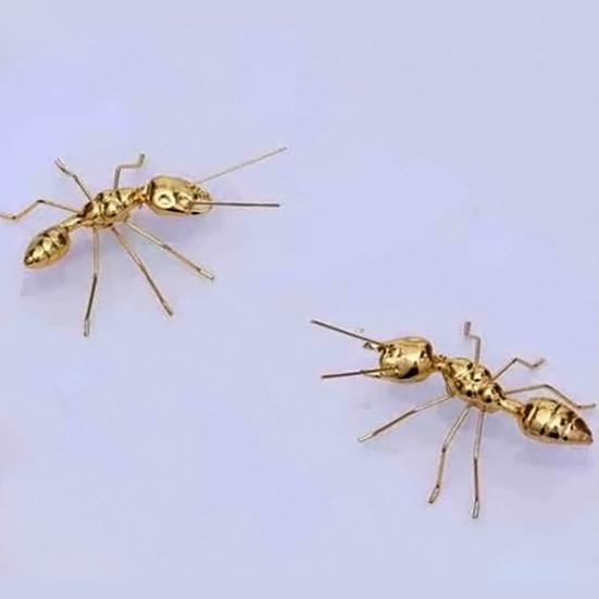 Ant Ornament Polished Alloy Golden Ant Sculpture Vintage Style Ant Statue for Home Office Garden Decoration