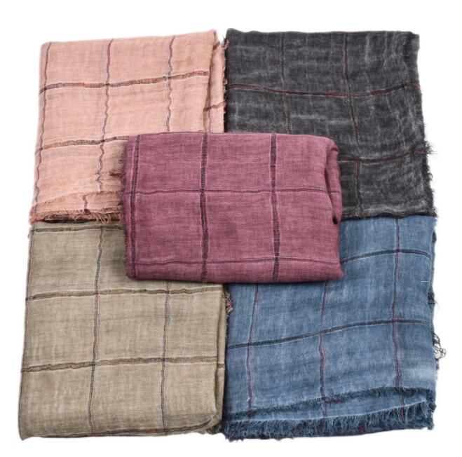 Plaid Men Cotton Scarf Hijab Women Winter Fashion Classical Men Shawl Scarves Soft Tassel Bubble Scarves