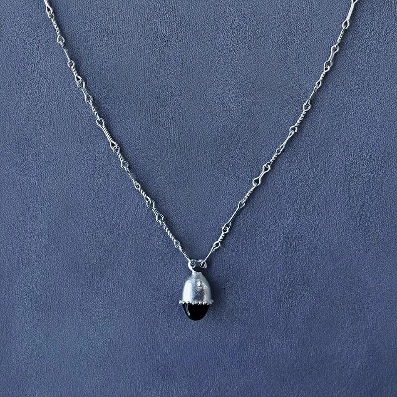 Pendant necklace women s  light luxury high-end collarbone chain fashion silver necklace чёрный
