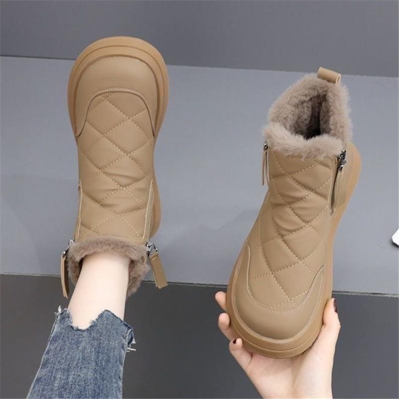 Soft leather flat-bottomed snow boots women's 2025 winter new velvet non-slip short boots large cotton thickened warm cotton boots