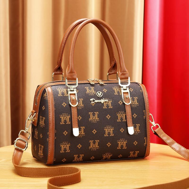 New fashionable and atmospheric women's versatile trendy pillow small bag autumn and winter popular women's shoulder messenger bag