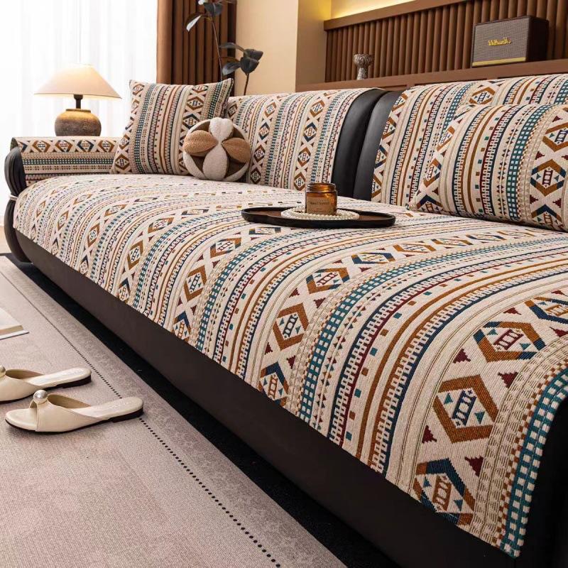 Bohemian-Style Chenille Sofa Cushion Non-Slip One-Piece Cover Cat-Scratch Resistant All-Season Living Room Sofa Protector