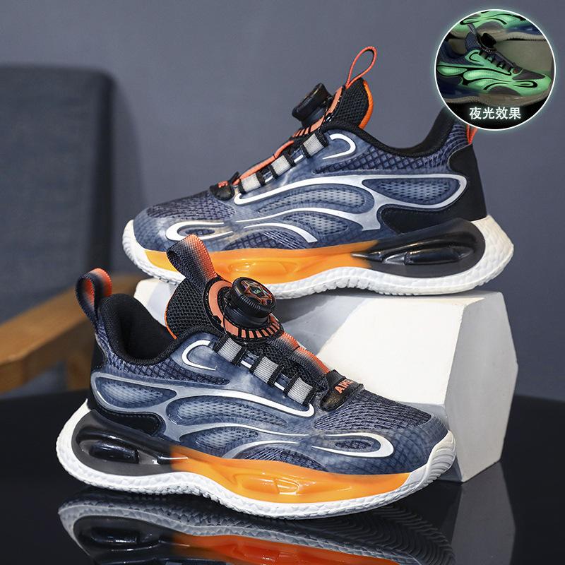 Classmate, the new boys' sports shoes are breathable and soft-soled, fashionable, non-slip and wear-resistant, and middle-aged and older children's