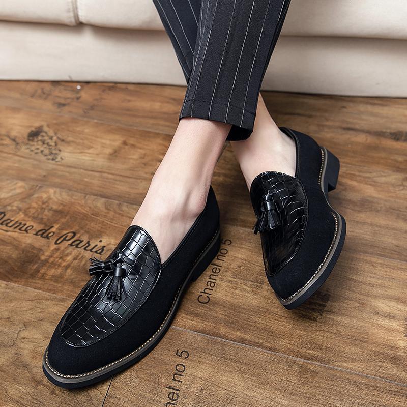 Trendy men's loafers Fashion Tassel designer style Comfortable men's wedding party and office leather shoes Plus Size 38-48