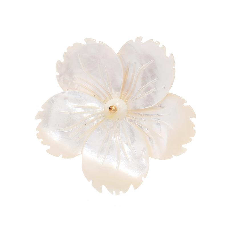 Natural Freshwater White Butterfly Shell Flower Brooch, High-end Sense of Elegance and Exquisite Temperament Pin, High-end Suit Corsage Woman