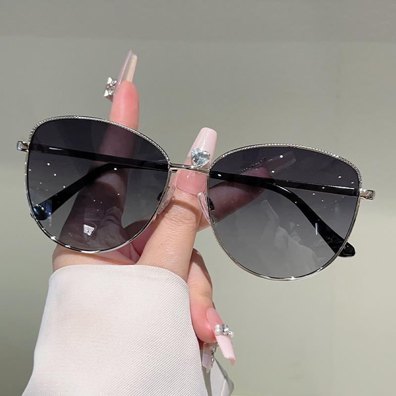 Vintage Oversized Sunglasses Women  New Cat Eye Gradient Decor Shades Trendy Brand Design Outdoor Casual Sun Glasses