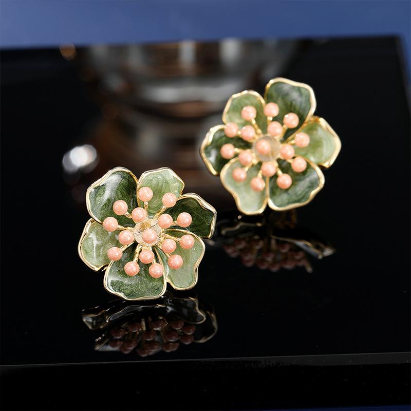 Women's Light Luxury Design Elegant Drip Oil Camellia Earrings Fashionable And Versatile Niche Design Flower Earrings