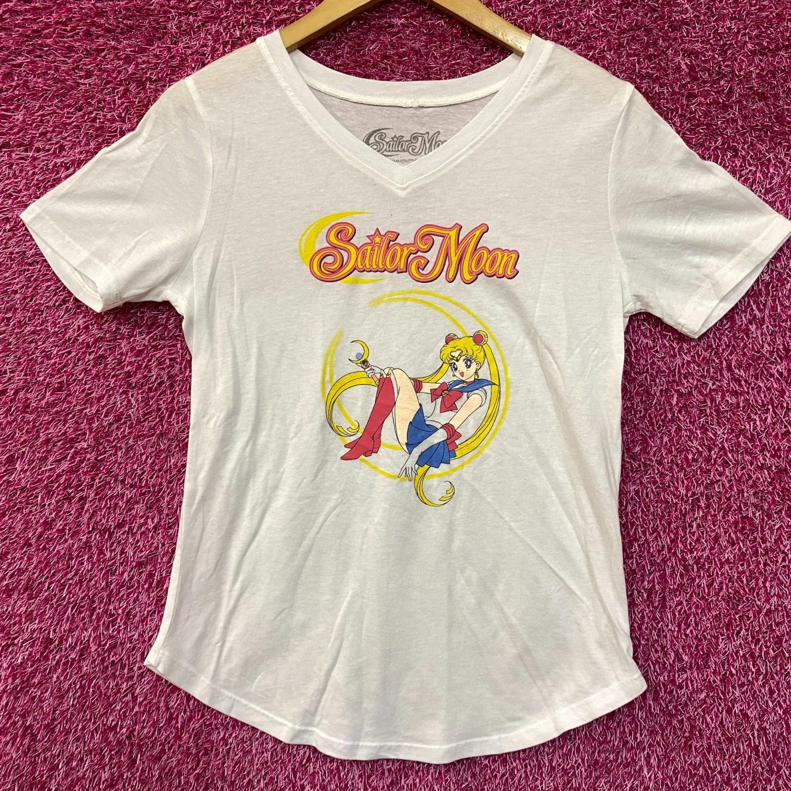 

Sailor Moon Anime Graphic V-Neck T-Shirt Small XXXL