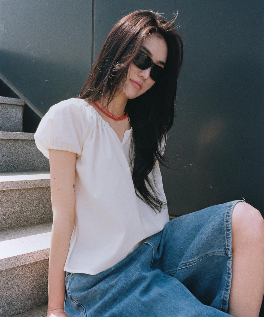 Julliapepe Amy Shirring Puff Blouse (Cream)