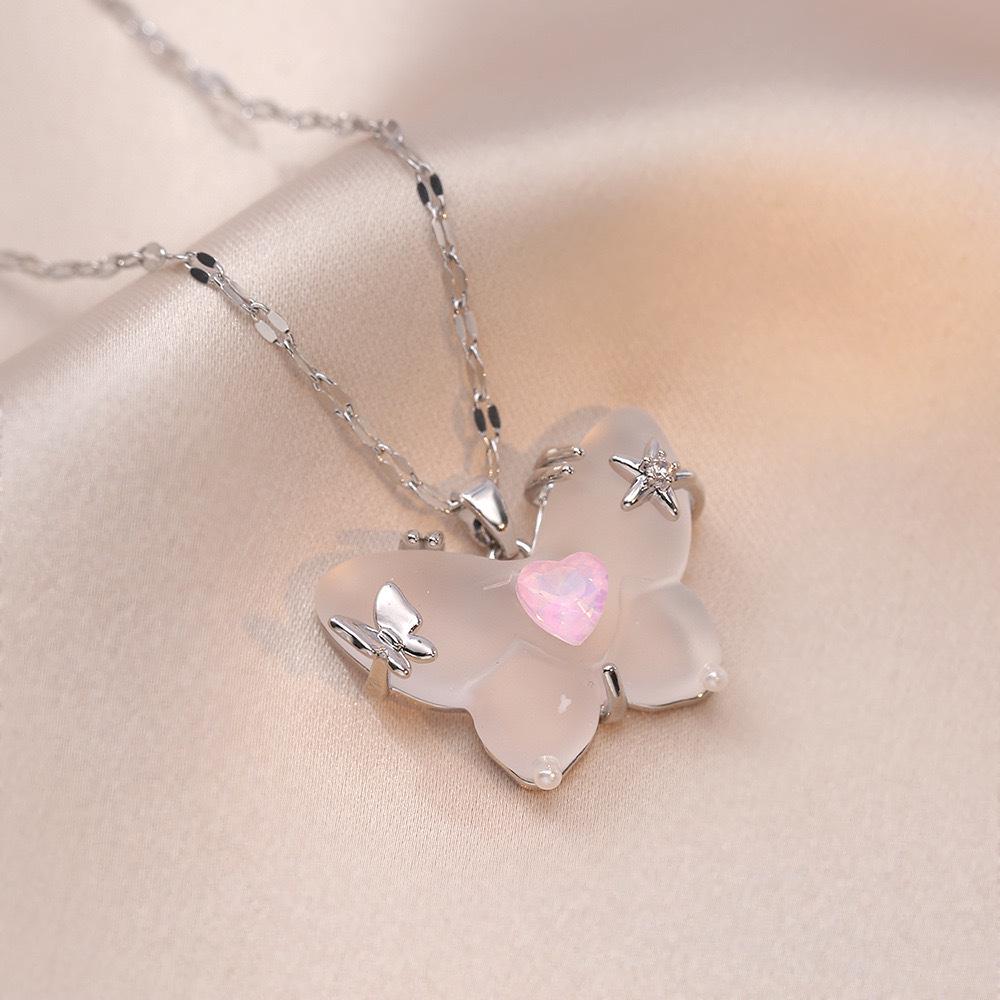 Butterfly Necklace with Color-Retaining Zircon - Fashionable, Versatile Women's Jewelry Accessory.