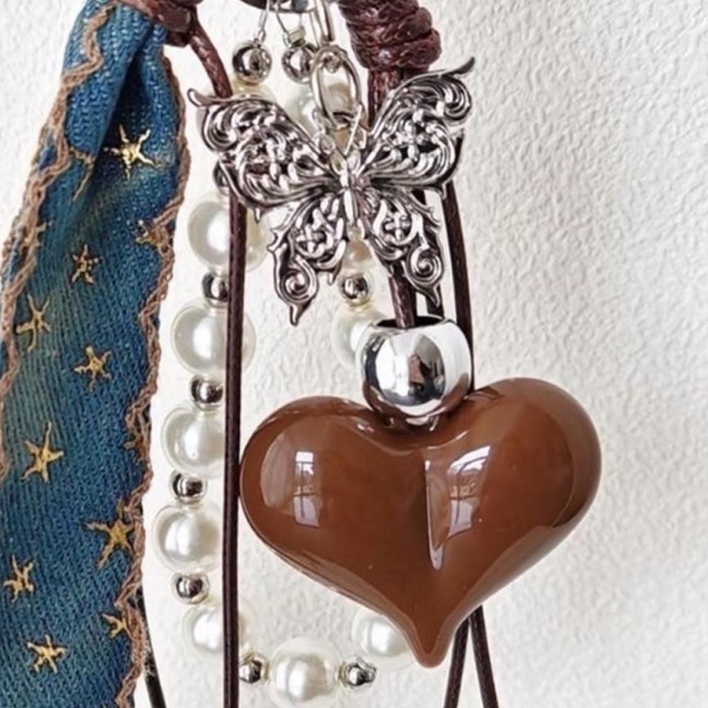 Brelok z plecionego sznurka z motywami motyla i serca Denims Biżuteria Akcesorium na zawieszkę do torby Prezent