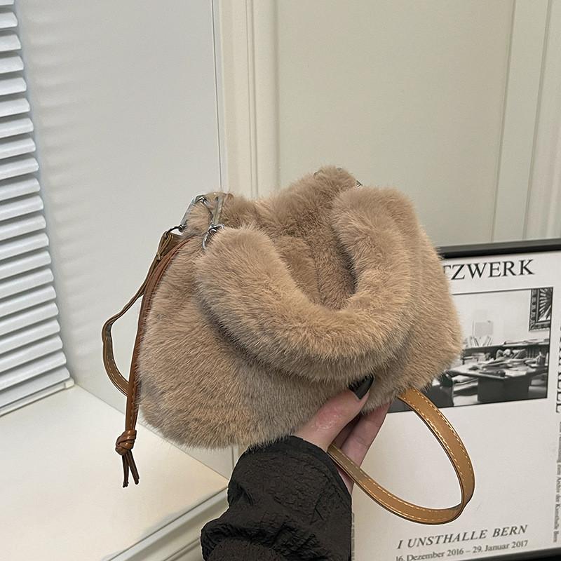 IELGY Ladies Messenger Bag Autumn Winter White Furry Bag