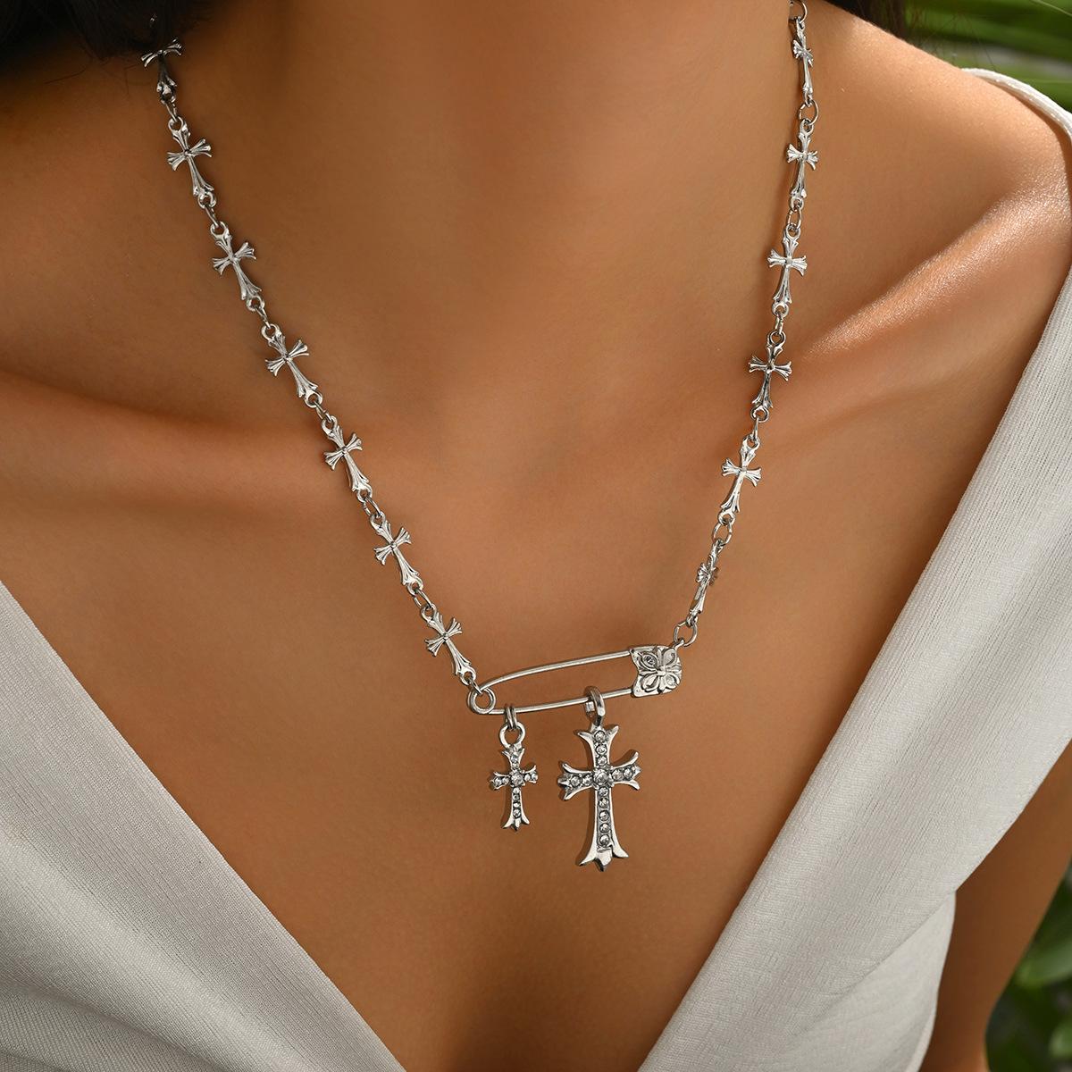 

Sweater chain European and American jewelry, niche design sense, cross necklace, sweet and cool hip-hop style pin necklace jewelry