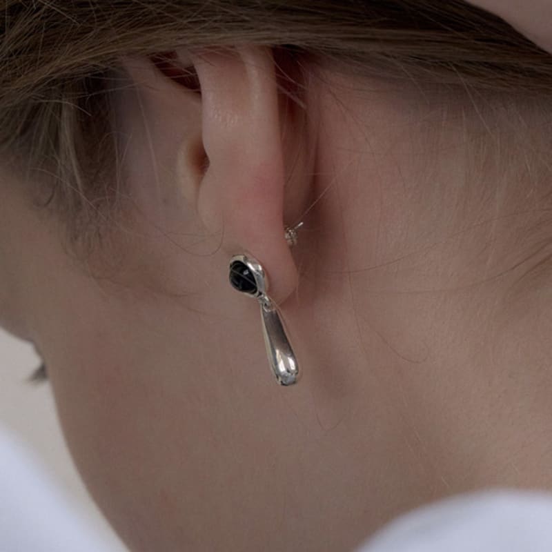 Ovbeige [VEI] 925silver DROP BAR STONE EARRINGS _ONYX