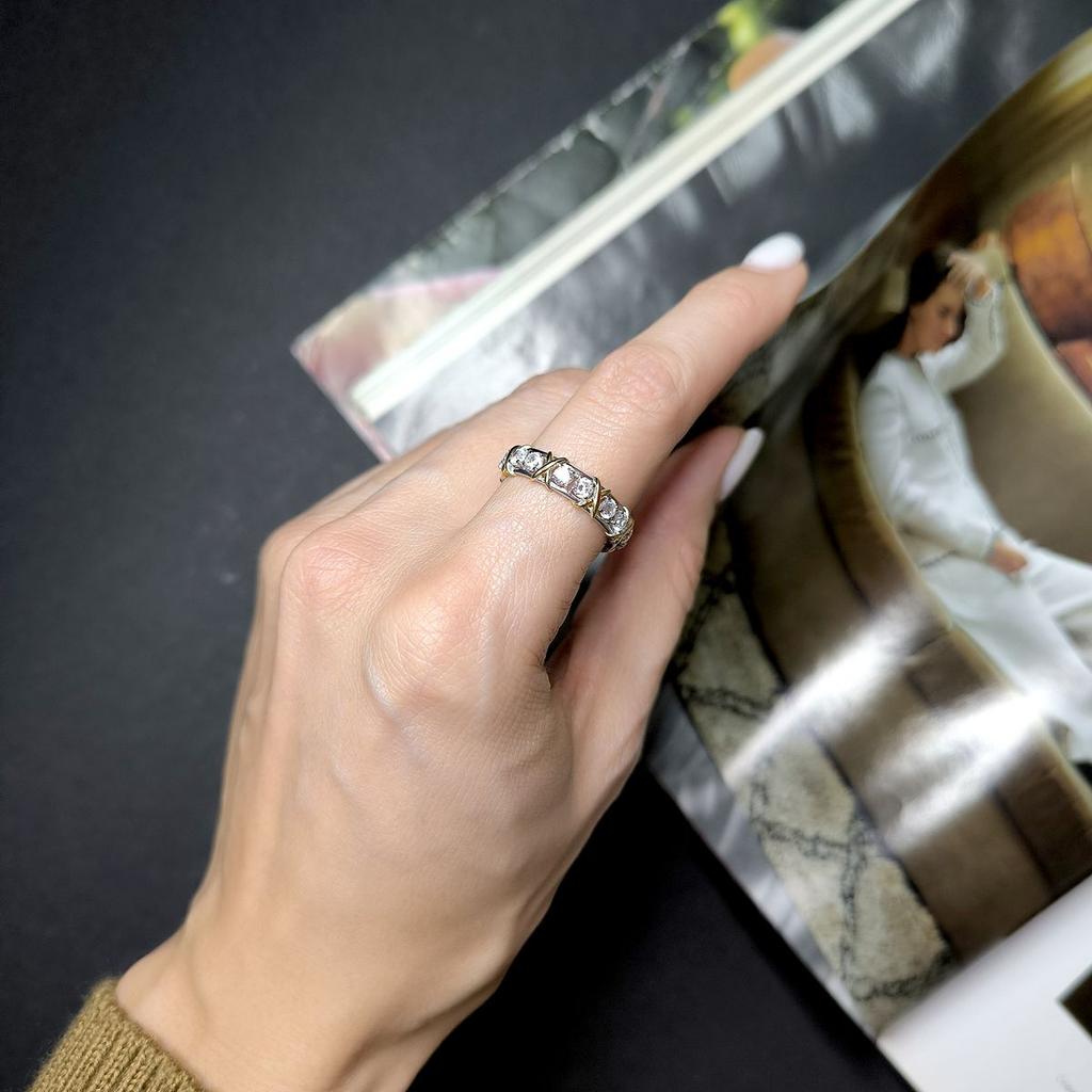 Srebrny pierścionek z cyrkoniami, waga produktu 3,73 g (2176336)