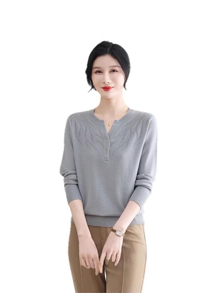 Mom's Stylish Spring/Autumn Wool Knit Top for Middle-Aged and Elderly Women