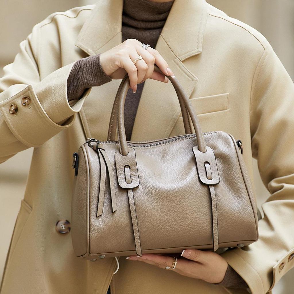 2025 Handtasche aus echtem Leder im Boston-Kissen-Stil: Frühlings- & Herbstmode Einseitige Pendlertasche SC1675