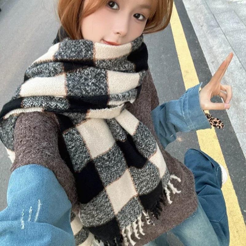 Neuer Temperament Koreanischer Stil Weiß Blau Karierter Schal Damen Winter Warm Imitation Kaschmir Quaste Schal