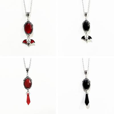 Gotische Vampirfledermaus Geometrisches Relief Ellipse Roter Kristall Anhänger Halskette für Damen Halloween Party Charme Hexe Schmuck Geschenke