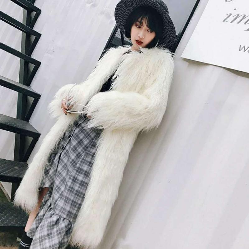 Autumn and Winter New Fashion Coat, Women's European and American Imitation Beach Wool Warm Coat