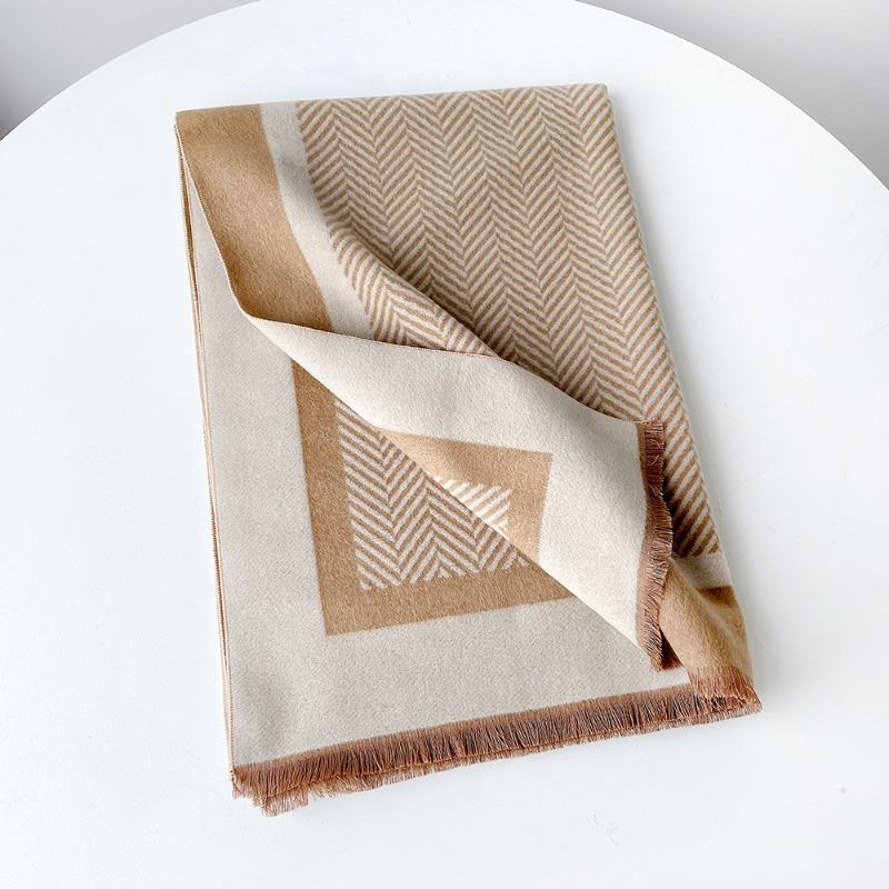 Literary and simple style shawl light luxury wool scarf afternoon nap air conditioner blanket dual-purpose autumn and winter scarf advanced sense