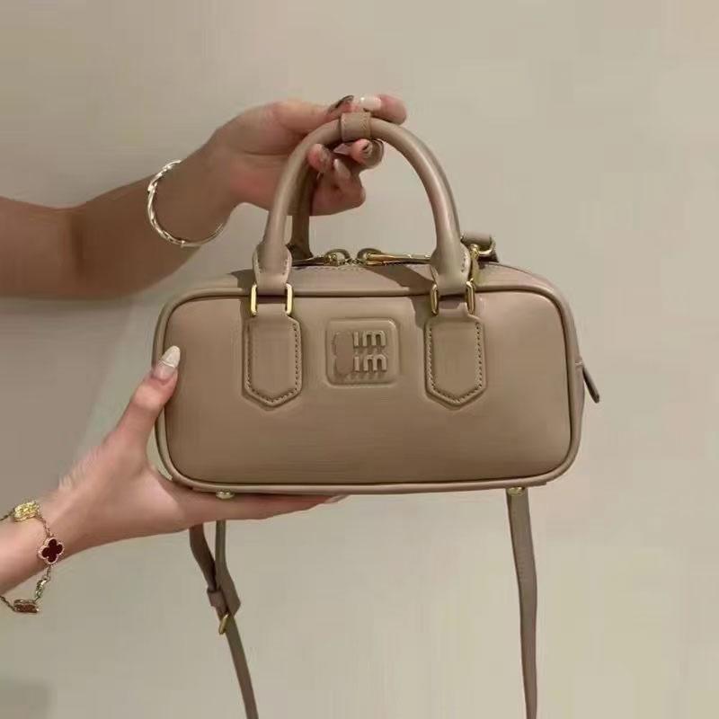 Zhang Yuanying Style Women's Fashionable Versatile Large Capacity Boston Pillow Handbag