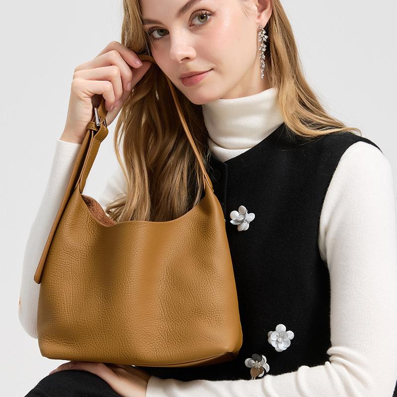 2026 New Women's Minimalist Relaxed Style Genuine Leather Shoulder Crossbody Bag Large Capacity Underarm Bag for Daily Commute
