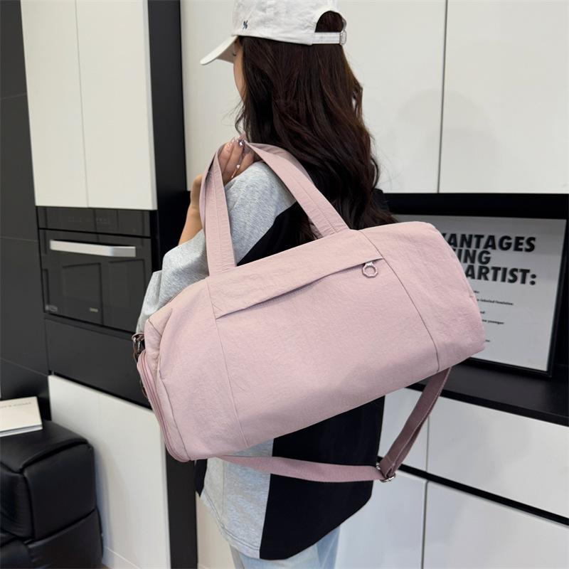 Large-capacity storage luggage bag, casual outdoor portable travel bag, multi-functional water-resistant gym bag