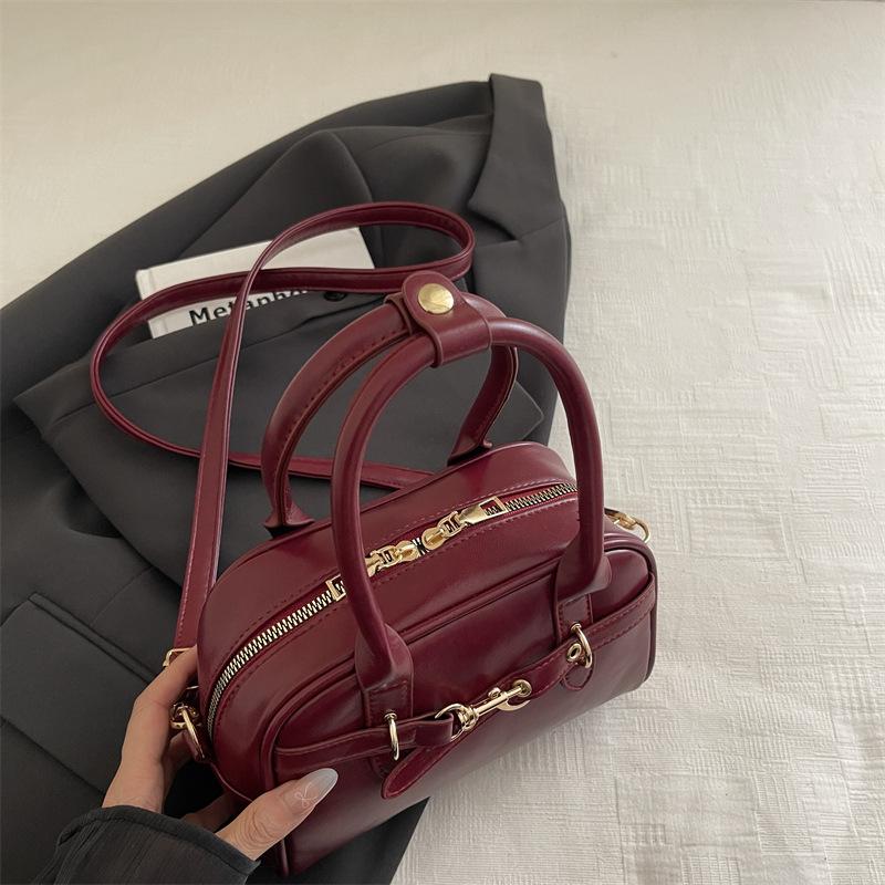 Retro portable commuter bag women's autumn 2025 new Korean version of niche underarm bag large-capacity one-shoulder crossbody bag