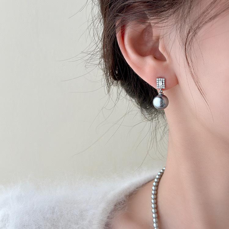 Zircon Grey Pearl Earrings: Versatile, Simple, Autumn-Winter Fashion Studs for Women