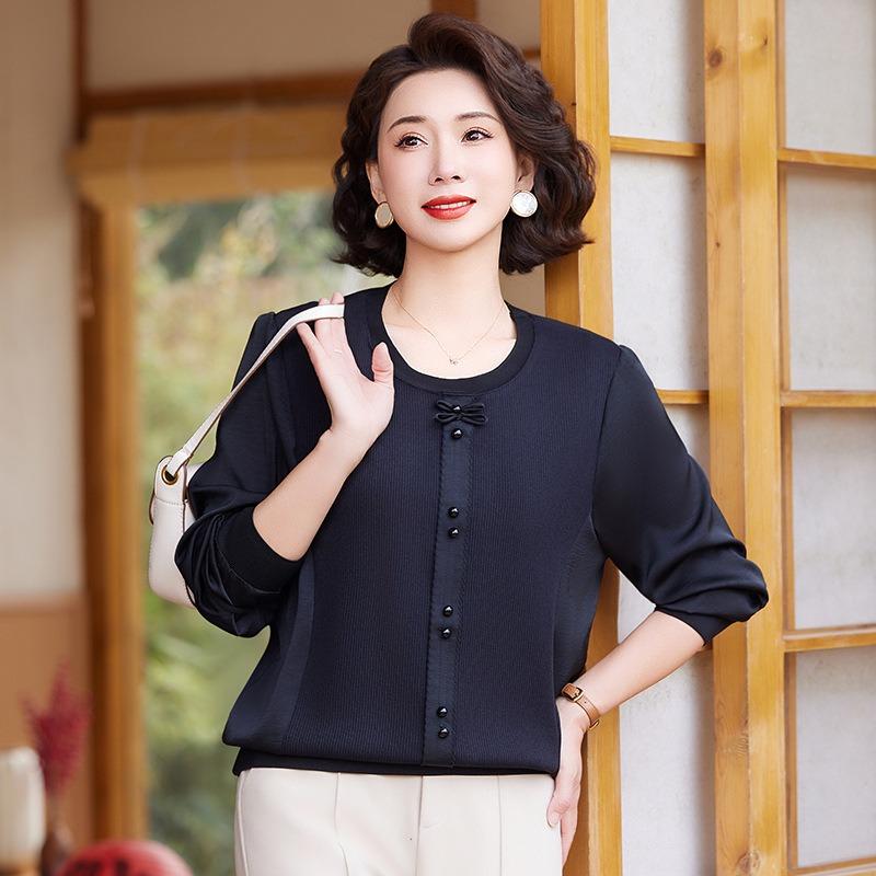 Kleines Hemd Frühling und Herbst Modisches Langarm Neues Modell Frühling Gestricktes Unterhemd für Frauen mittleren Alters und ältere Frauen