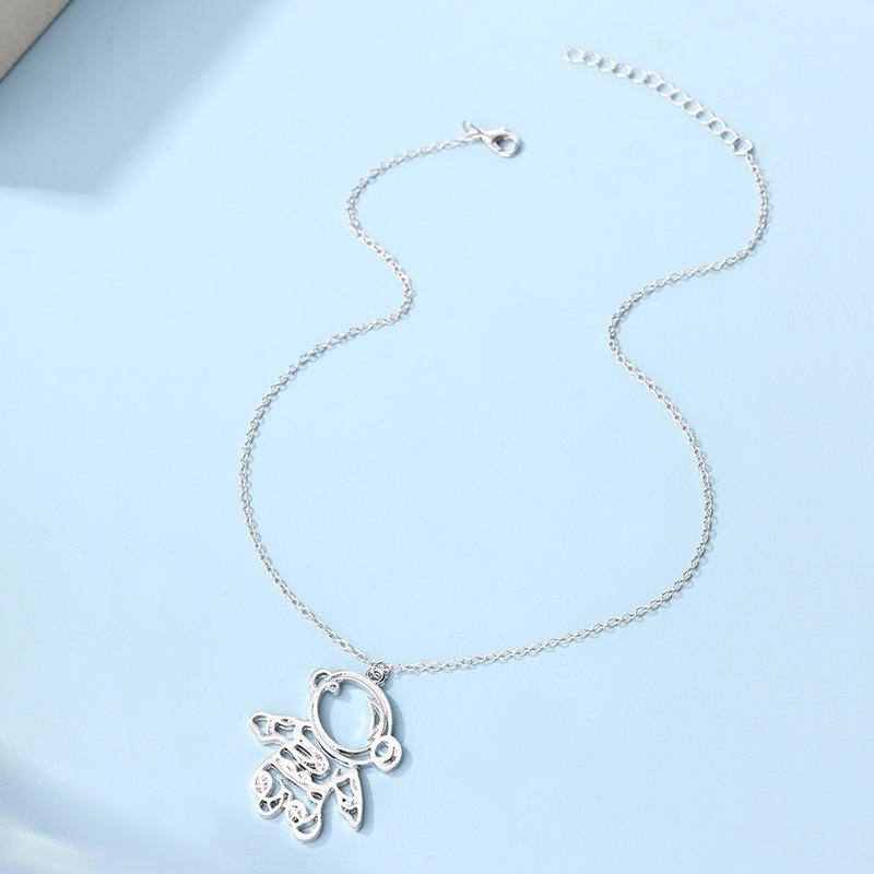Bouncing Sweater Chain Jewelry Astronaut Astronaut Astronaut Stainless Steel Necklace Men's and Women's Versatile Neck Chain